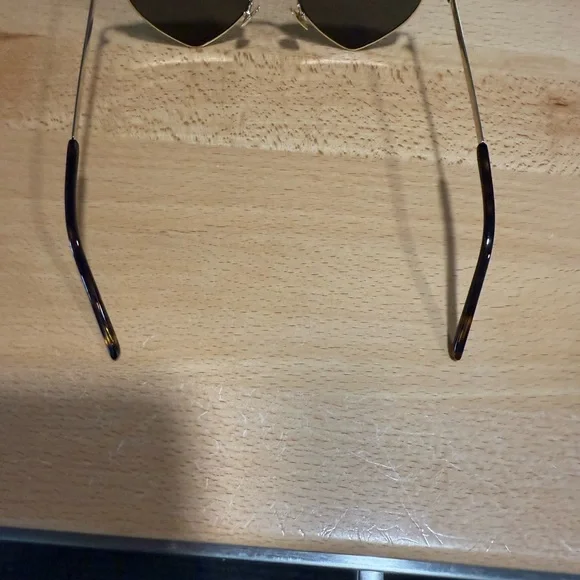 Saint Laurent Heart-Shaped Sunglasses - Black and Gold - Picture 3 of 5